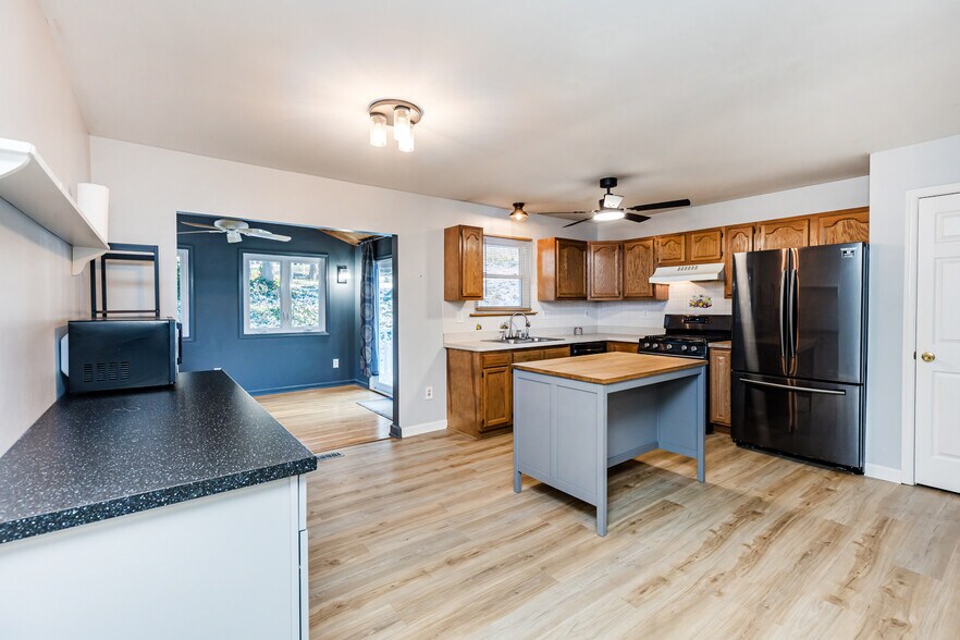 Building Photo - 6571 11th St