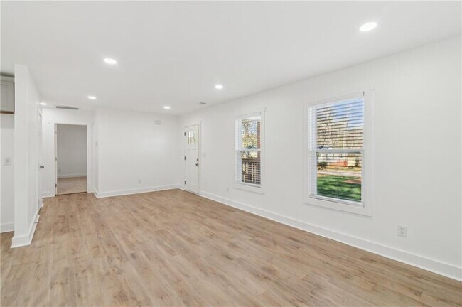 Building Photo - 4179 Hanes Dr