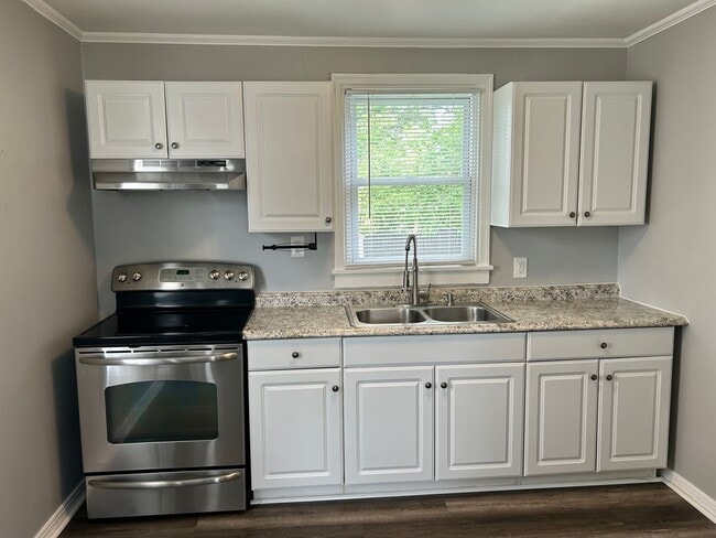 Building Photo - 1906 Wakefield Ave