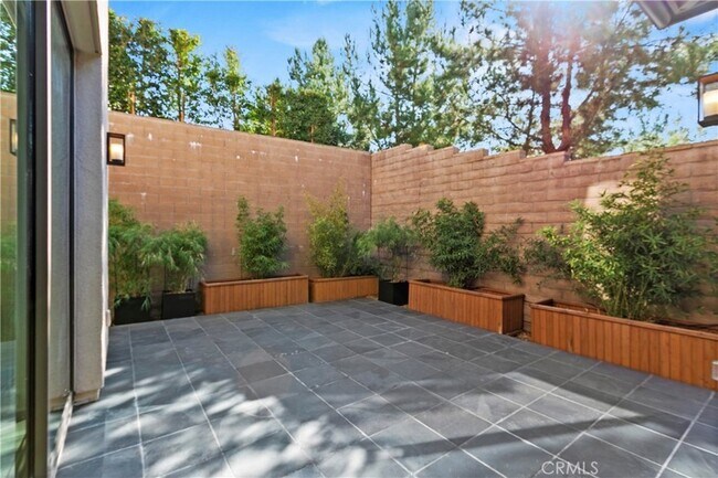 Building Photo - 112 Vigna