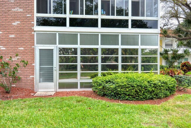 Building Photo - 1225 NW 21st St