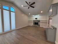 Building Photo - SPACIOUS REMODELED HOME FOR RENT!