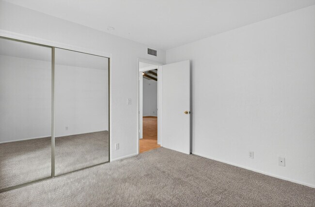 Building Photo - 1050 Ramon Rd