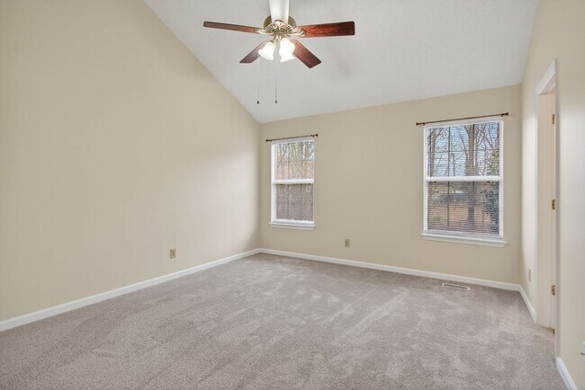 Building Photo - Hampton’s Westview Lakes