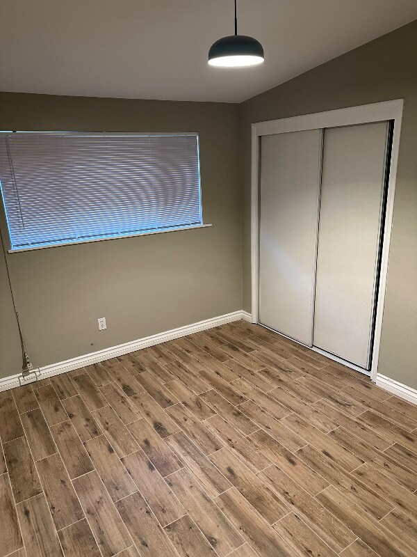 Building Photo - 260 E 46th St