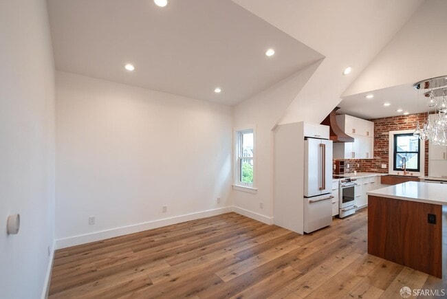 Building Photo - 60 Carmelita St