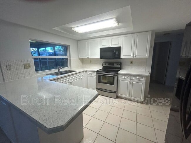 Building Photo - 7602 Cumber Dr