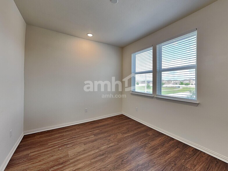 Building Photo - 2735 Geronimo Creek