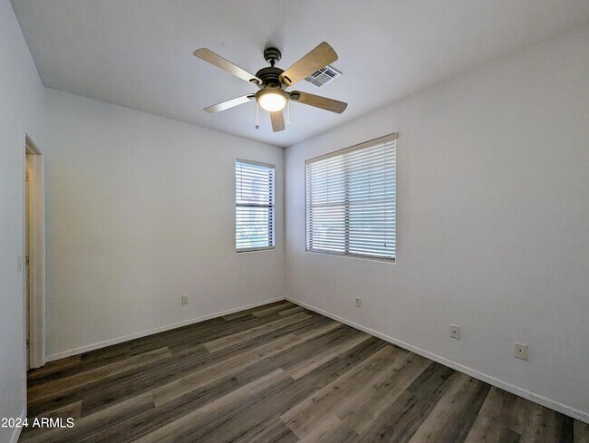 Building Photo - 1530 E Branham Ln
