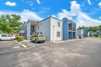 Building Photo - 160 SW 30th Ave