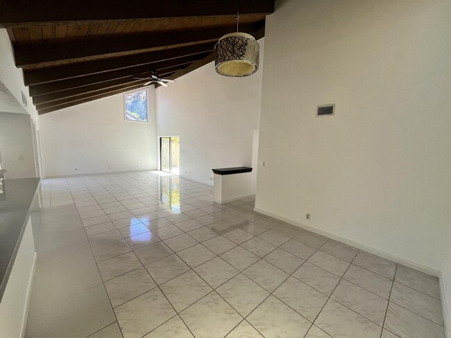 Building Photo - 6480 Contempo Ln