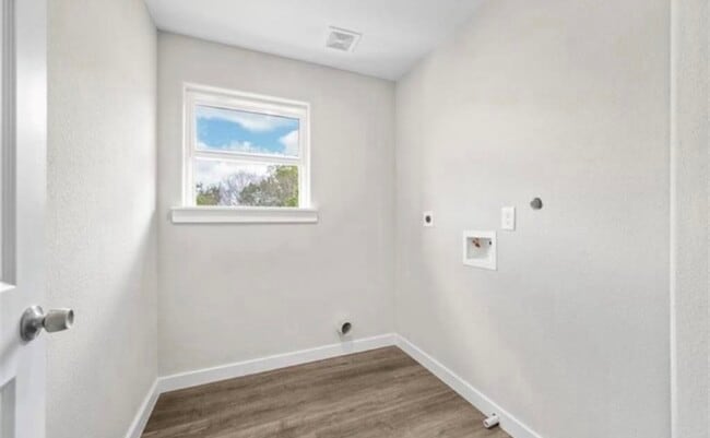 Building Photo - 6801 Haight St