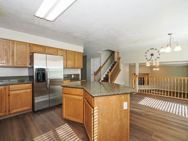 Building Photo - Beautiful House in West Jordan