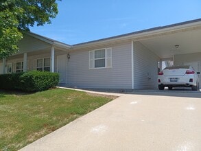 Building Photo - 24 Christine Dr