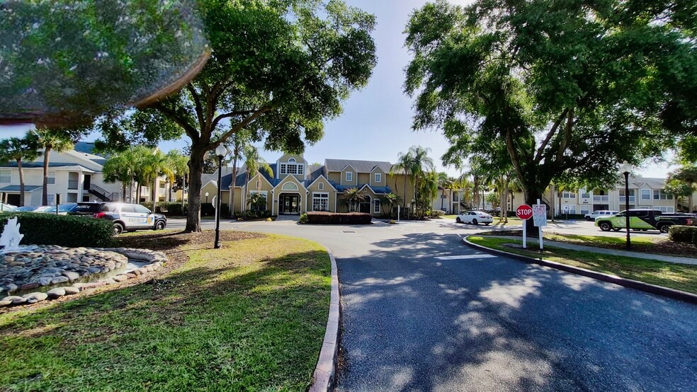 Building Photo - 1033 S Hiawassee Rd