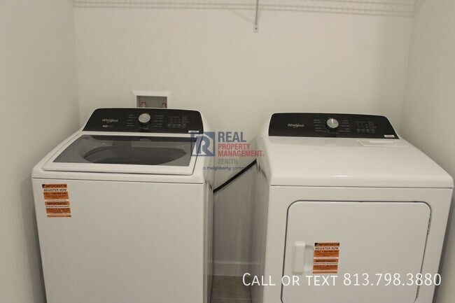 Building Photo - 11225 Sycamore Glen Loop