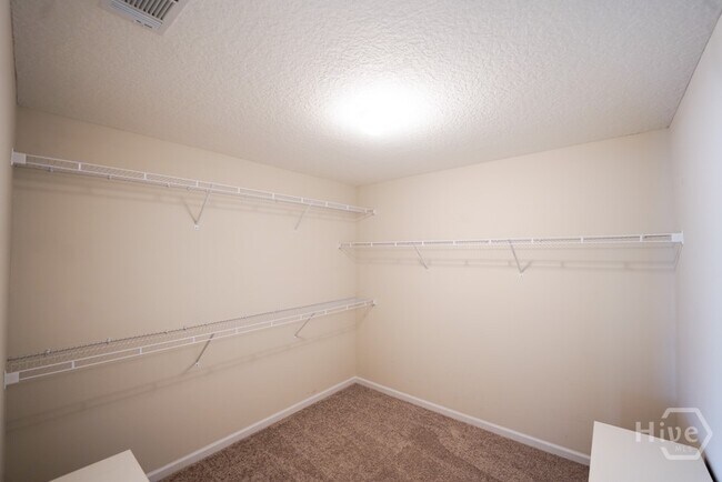 Building Photo - 24 Daylily Ct