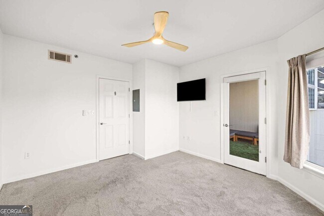 Building Photo - 275 13th St NE