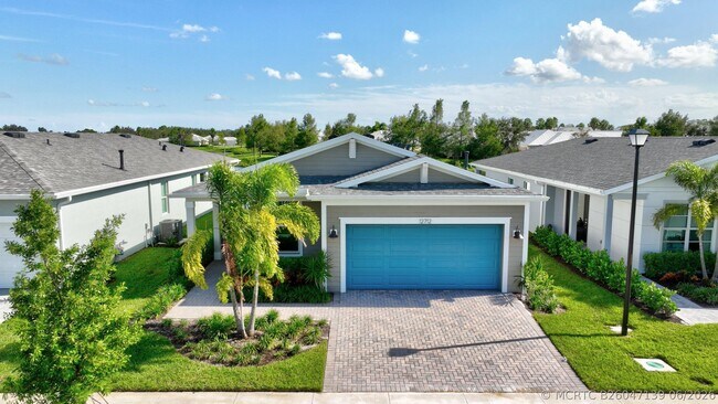 Building Photo - 12712 SW Eleanor Dr