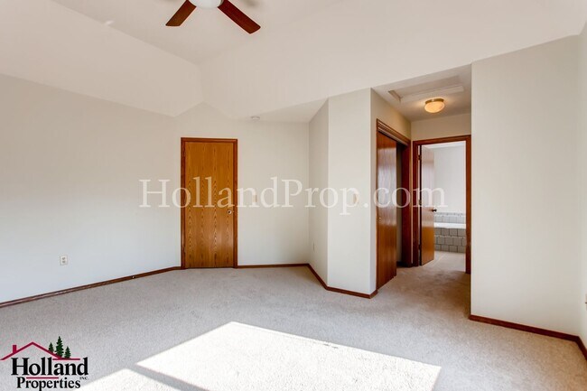 Building Photo - Beautiful Portland Home in Bethany Neighborhood!!!