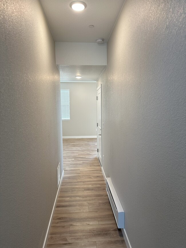 Building Photo - 1566 W 67th Dr