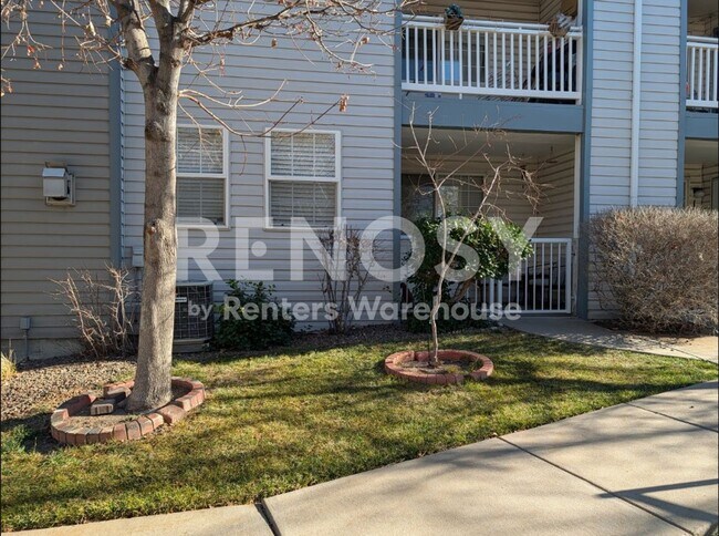 Building Photo - Modern Comfort and a Garage in Prime Aurora Location