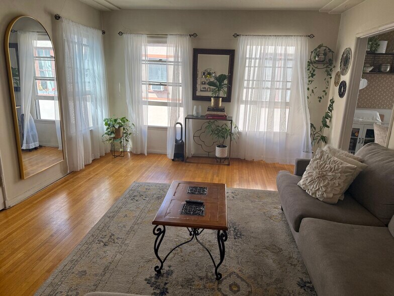 Living Room - 346 N Curson Ave