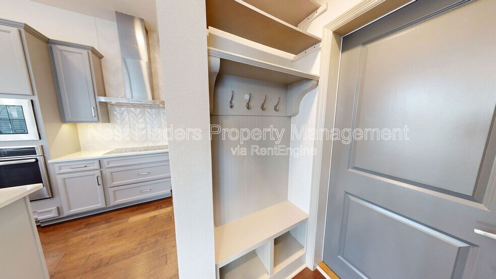 Building Photo - 7412 Beach Walk Place