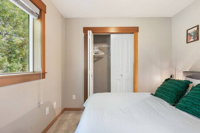 Building Photo - 2025 South Main St