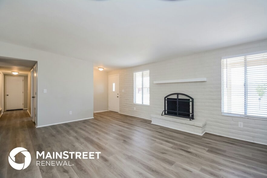 Building Photo - 7321 E Lakeside Dr