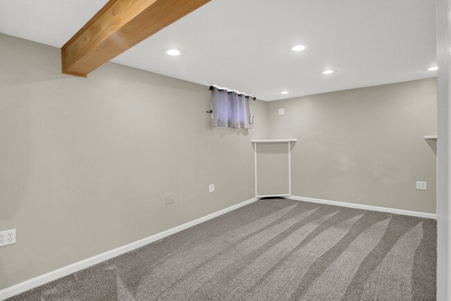 Building Photo - 233 W Westfield Blvd