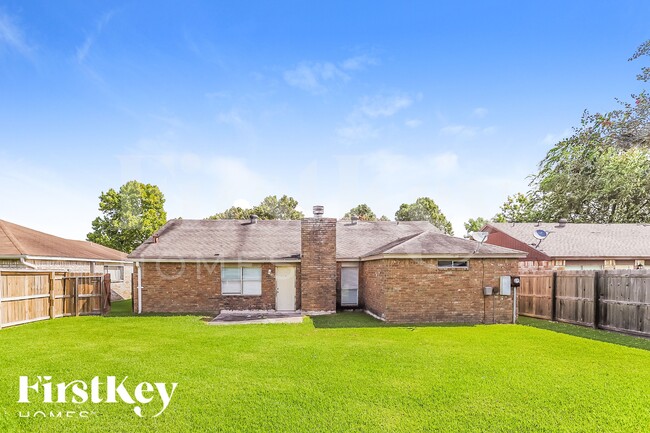 Building Photo - 13285 Lake Breeze Ln