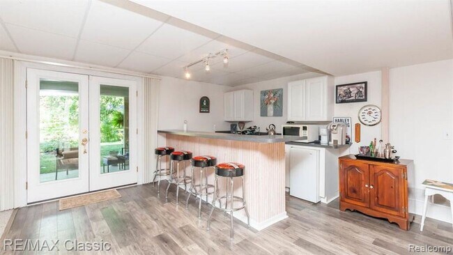 Building Photo - AVAILABLE - Waterfront Home!