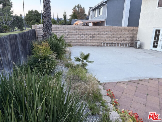 Building Photo - 5867 Cape Horn Dr