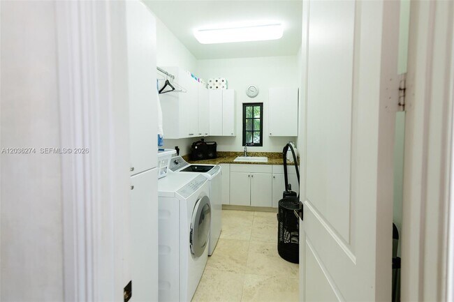 Building Photo - 6220 SW 86th St