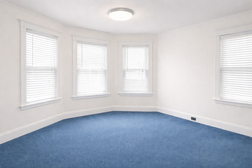 Living Room - 748 Belmont St