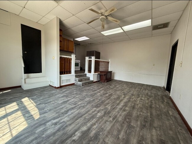 Building Photo - Blue Mound 1 bed, 1 bath
