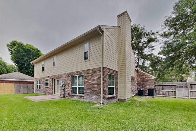 Building Photo - 16811 Country Bridge Rd
