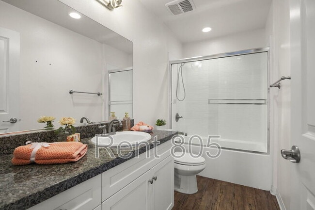 Building Photo - 1008 Los Angeles Ave