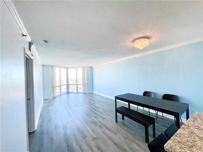 Building Photo - 2870 Pharr Ct S Northwest