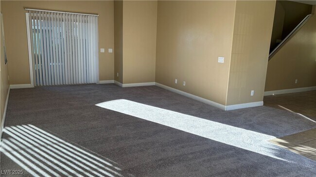 Building Photo - 9473 Alma Ridge Ave