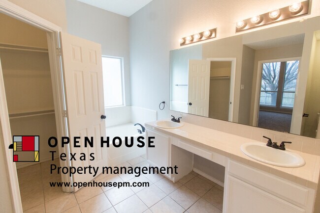 Building Photo - 134 Woodcreek Dr, Rockwall