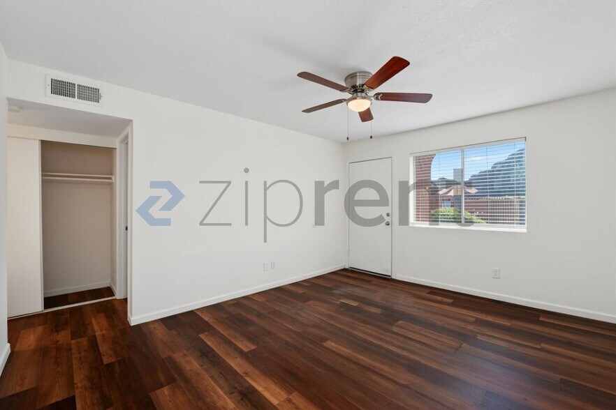 Building Photo - Unit 411