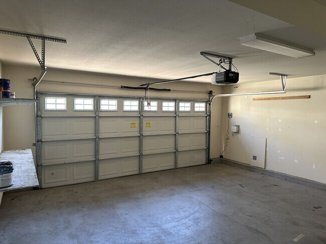 Building Photo - 274 Finchwood Dr