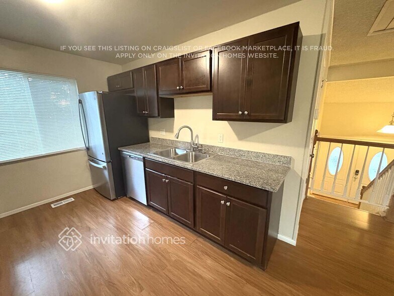 Building Photo - 455 Hickory Pl