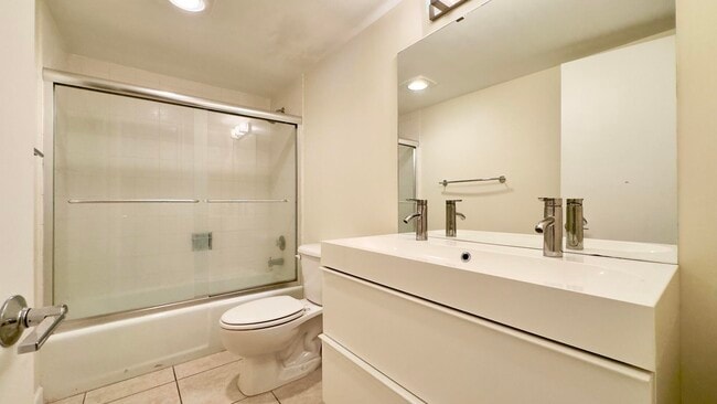 Building Photo - 5100 N Ocean Blvd