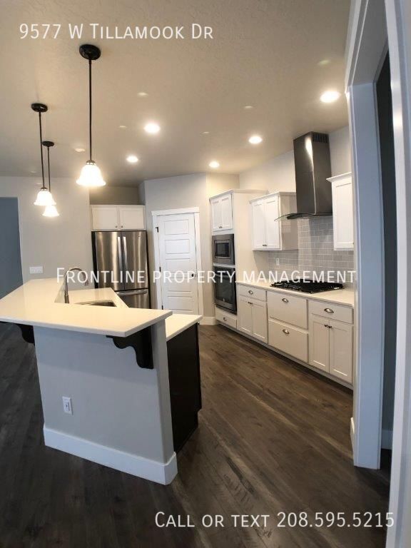 Building Photo - 9577 W Tillamook Dr