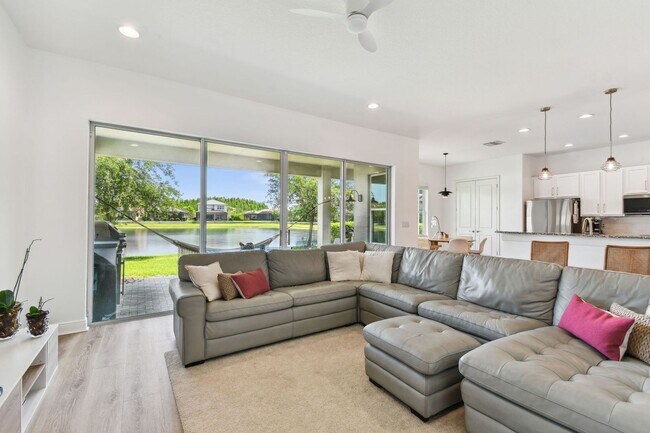 Building Photo - Waterfront Home for Lease – Resort-Style L...