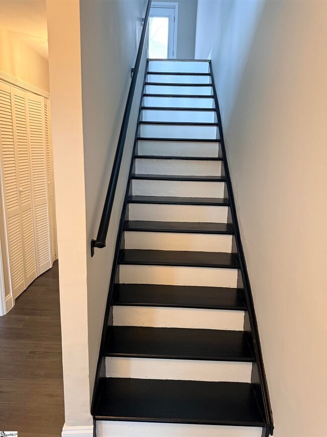 Building Photo - 36 Spinnaker Ct