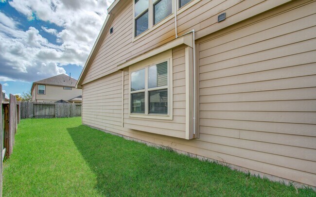 Building Photo - 17139 Devon Dogwood Trail